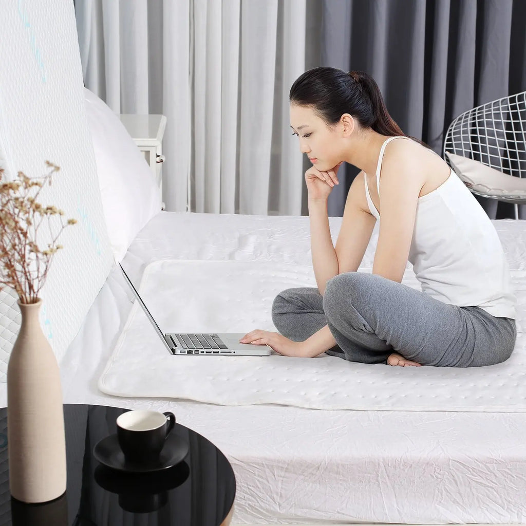 Electric Heated Mattress Pad – 150×80 cm, 100W Fast Heating Bed Warmer, 6 Heat Levels, 8-Hour Auto Off, Machine Washable